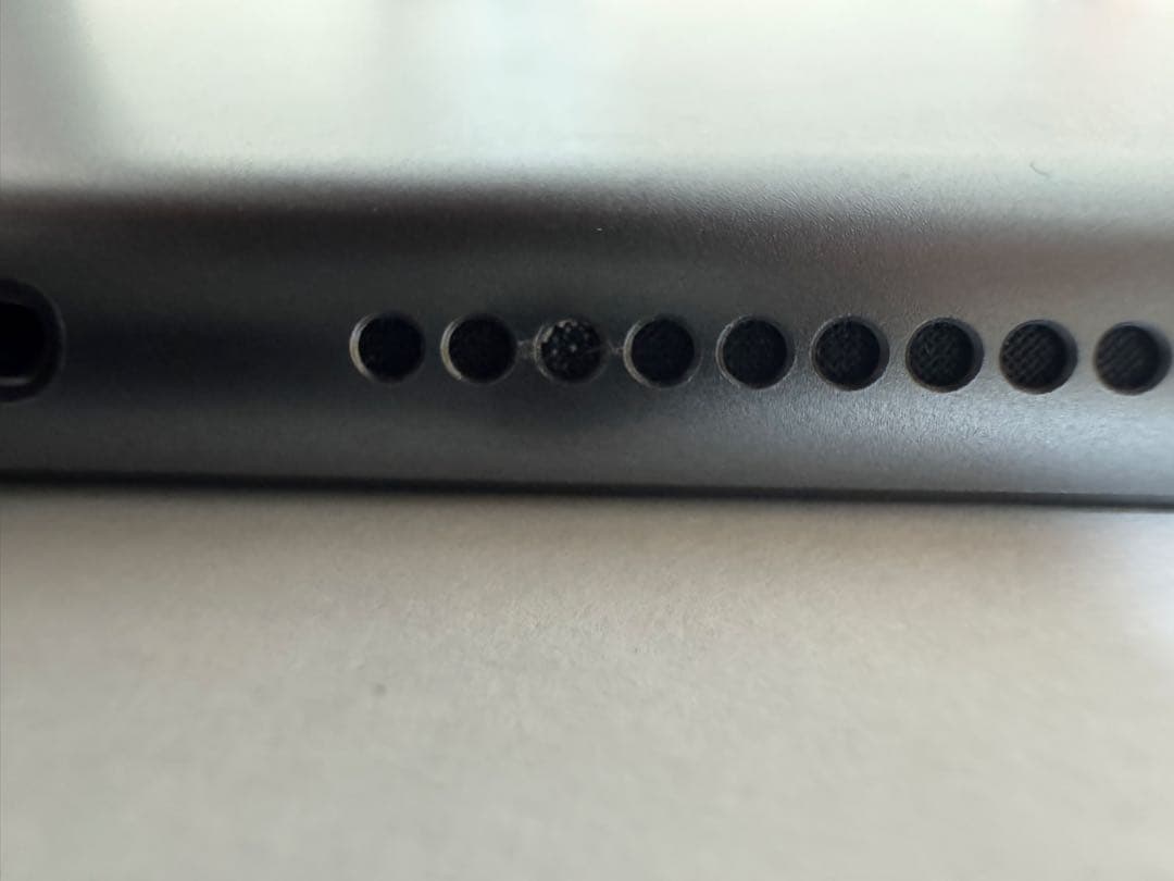 SIMフリーiPadスペースグレー 第8世代Wi-Fiセルラー32GB