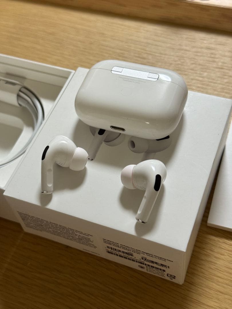 【Apple純正品/付属品完備】AirPods Pro (第1世代)