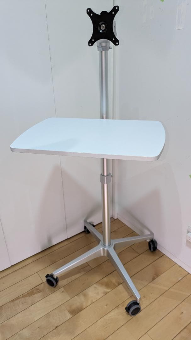 モニタースタンド （床置き・キャスター付）シルバー