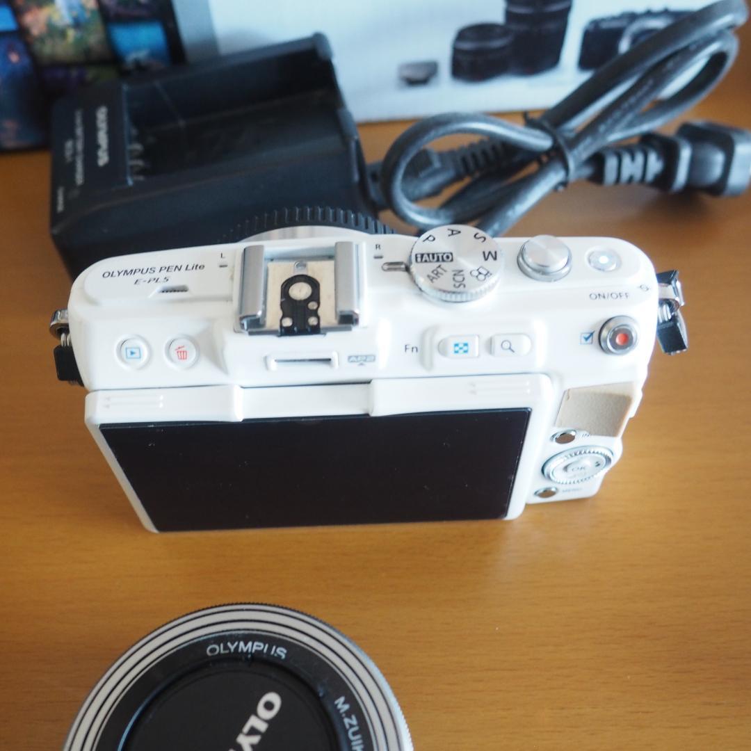 OLYMPUS E-PL5 ミラーレス一眼 ホワイト　レンズ付き　ジャンク扱い