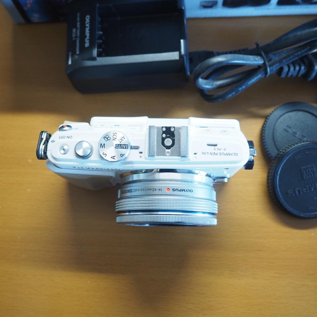 OLYMPUS E-PL5 ミラーレス一眼 ホワイト　レンズ付き　ジャンク扱い