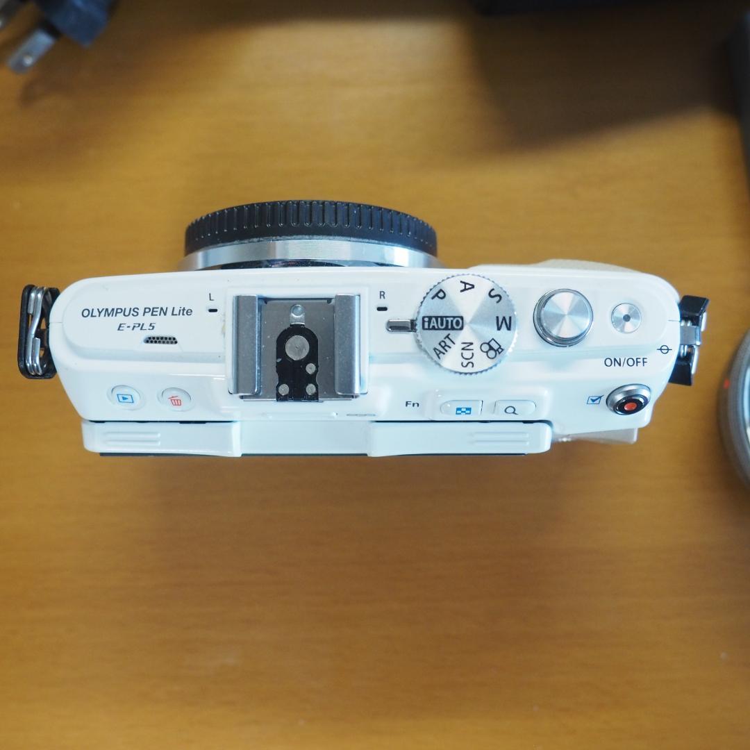 OLYMPUS E-PL5 ミラーレス一眼 ホワイト　レンズ付き　ジャンク扱い