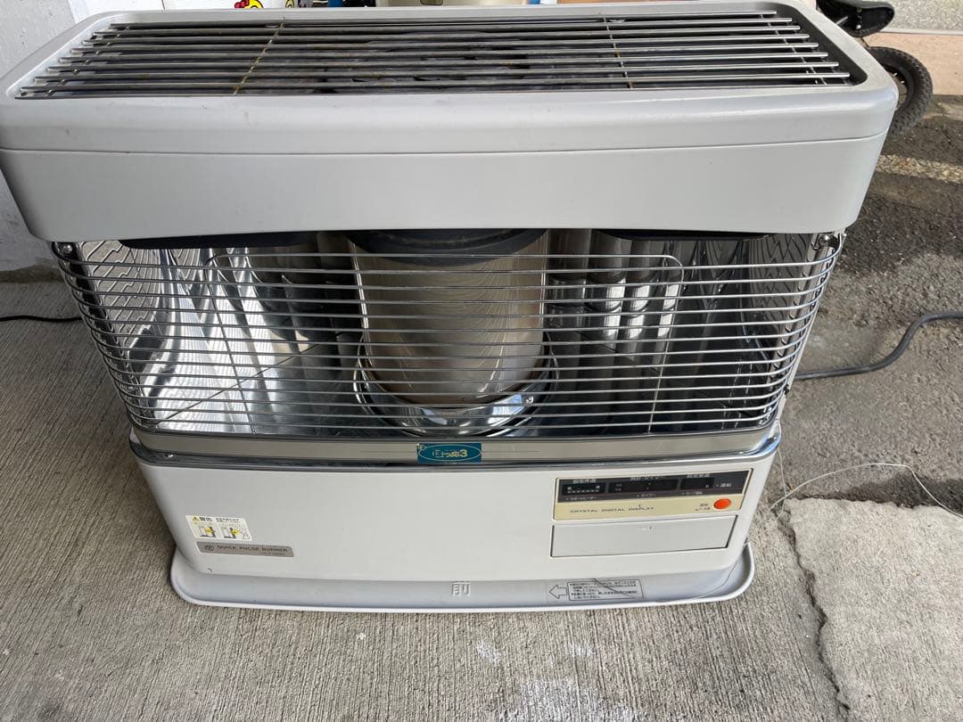 サンポット煙突式床暖対応石油ストーブ品番「UFH‐F70PR4』00年式中古品！