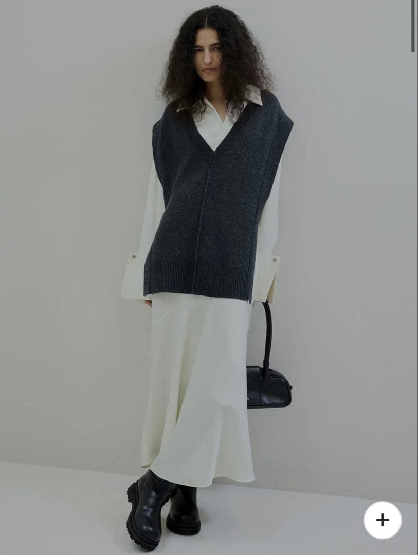 ワンピース KNIT VEST SET SATIN DRESS