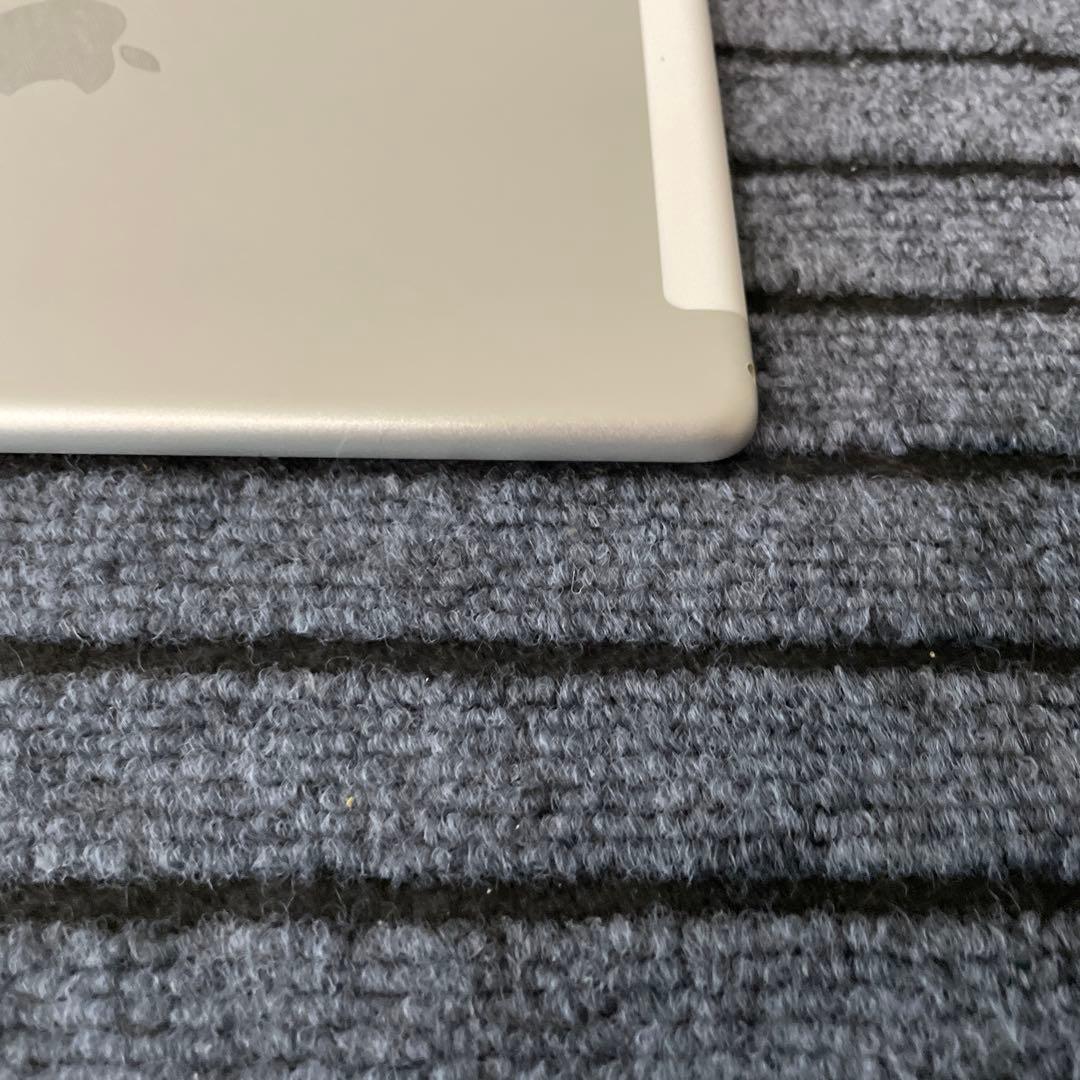 97【早い者勝ち】 iPad 8世代 32GB シルバー