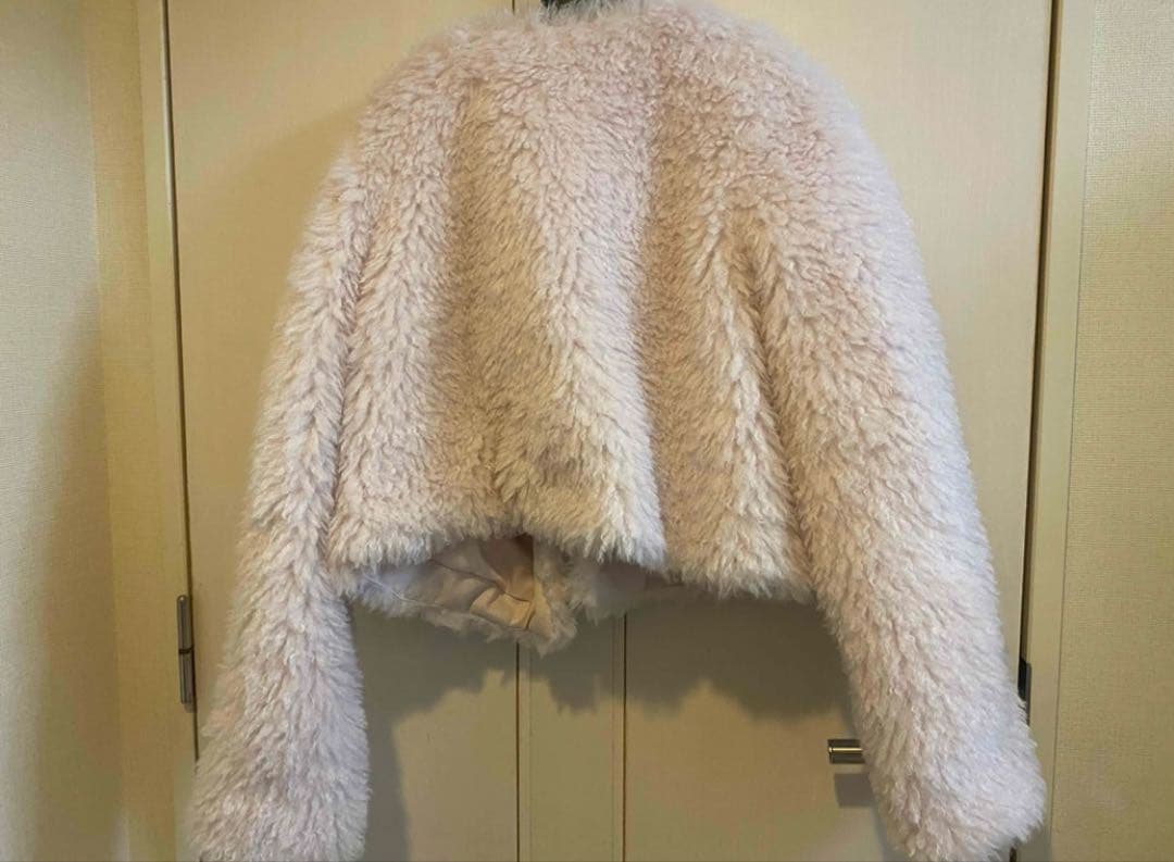 新品未使用　apuweiser-riche ファーブルゾン