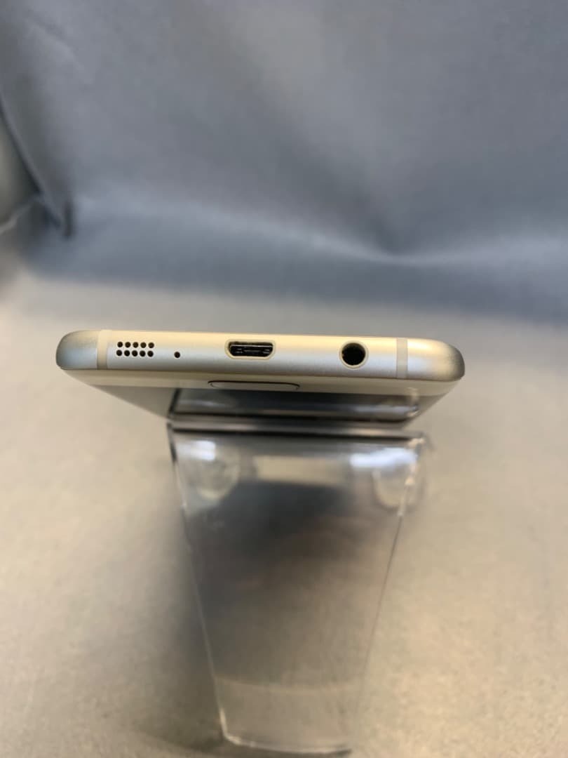 美品　国内版　SIMフリー　Galaxy s7 edge ホワイト色