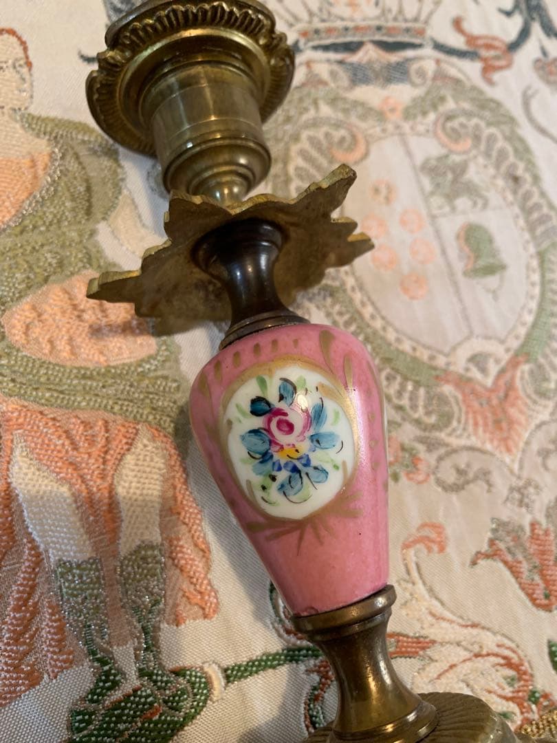 フランス製　アンティークのセーブル焼のペアのキャンドルスタンド！陶器が素敵です！