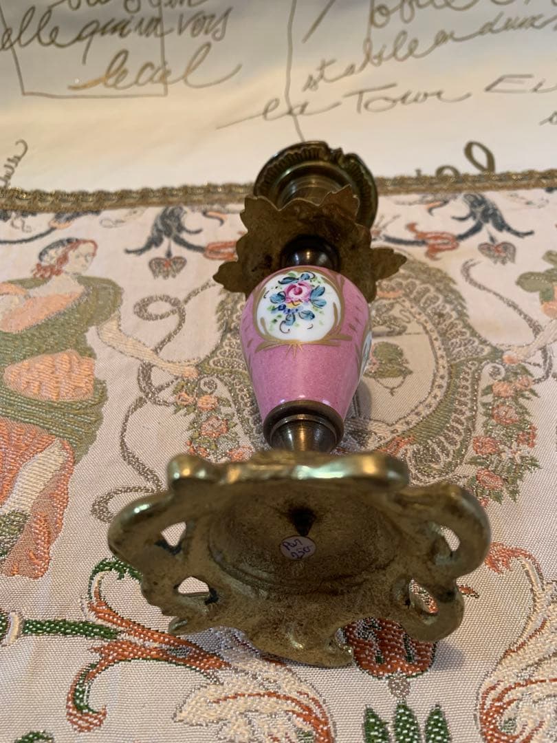 フランス製　アンティークのセーブル焼のペアのキャンドルスタンド！陶器が素敵です！