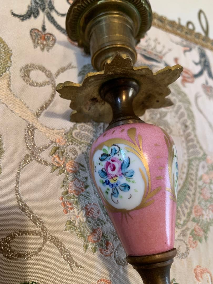 フランス製　アンティークのセーブル焼のペアのキャンドルスタンド！陶器が素敵です！