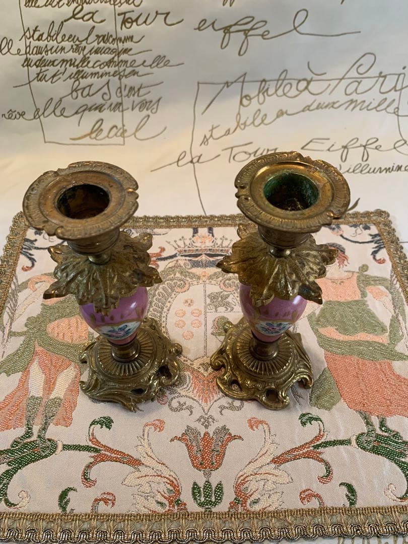 フランス製　アンティークのセーブル焼のペアのキャンドルスタンド！陶器が素敵です！