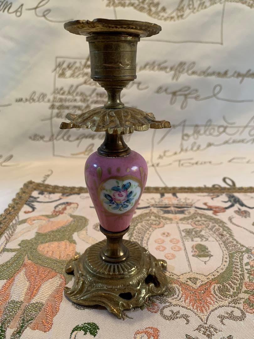 フランス製　アンティークのセーブル焼のペアのキャンドルスタンド！陶器が素敵です！