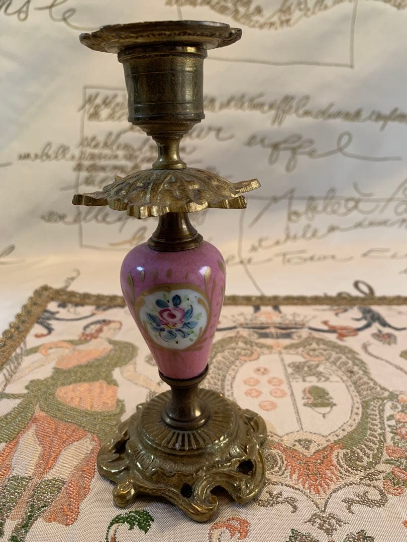 フランス製　アンティークのセーブル焼のペアのキャンドルスタンド！陶器が素敵です！