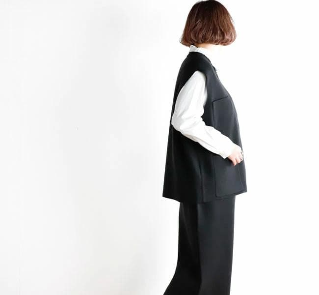 【新品タグ付】mizuiro ind ミズイロインド 襟付きワイドベスト 黒