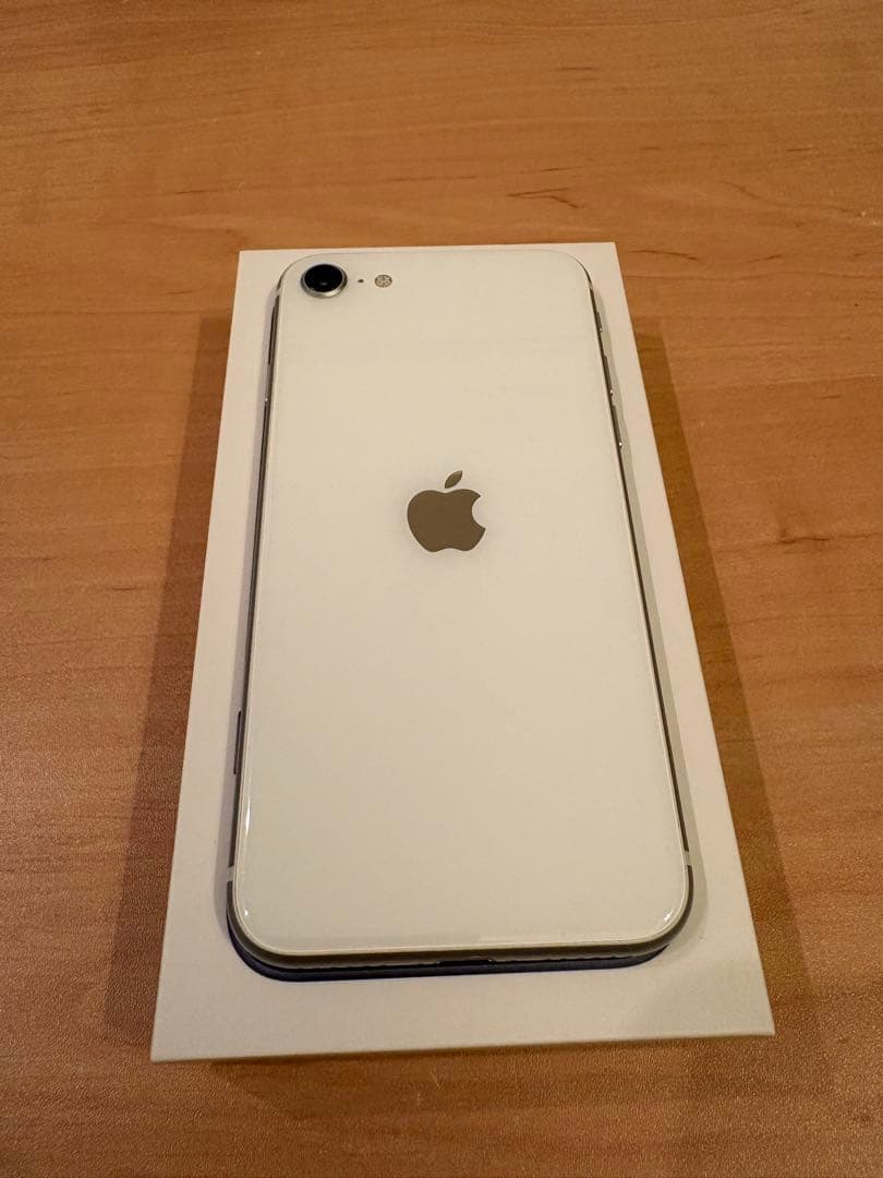 【画面割れ】iPhone SE 第2世代 ホワイト 128GB イヤホン等付