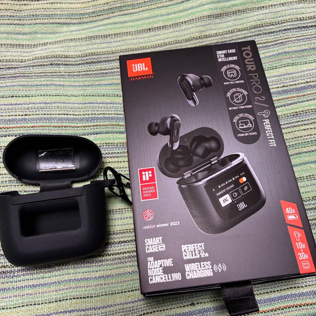 ほぼ未使用JBL TOUR PRO 2 ワイヤレスイヤホン ケース付