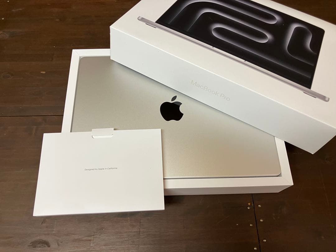 美品 MacBook Pro M3 16GB 1TB US配列キー 充電回数極少