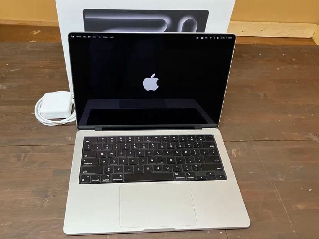 美品 MacBook Pro M3 16GB 1TB US配列キー 充電回数極少