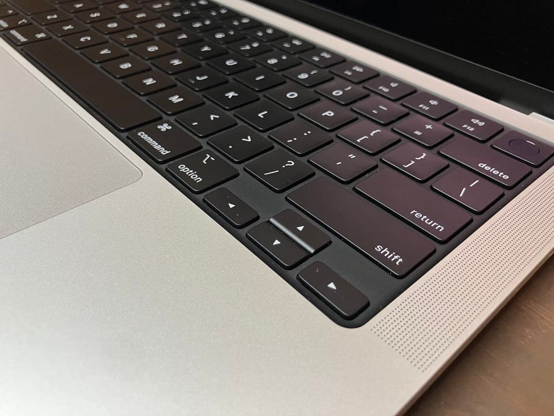 美品 MacBook Pro M3 16GB 1TB US配列キー 充電回数極少