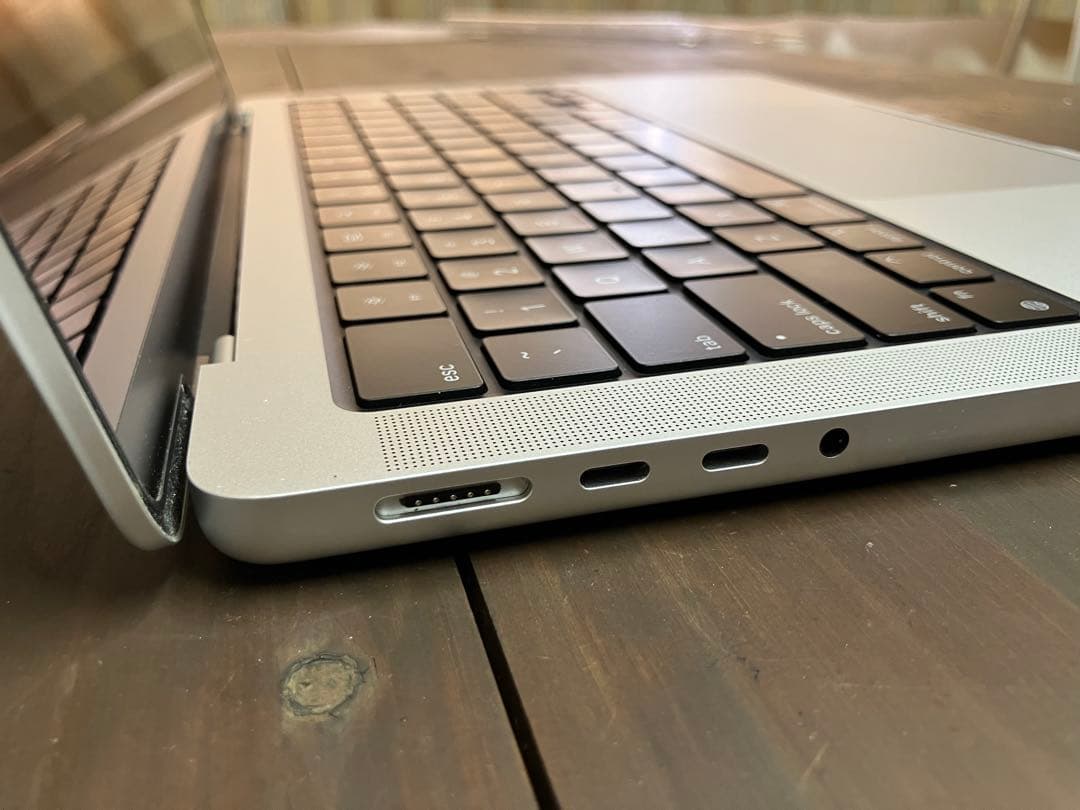 美品 MacBook Pro M3 16GB 1TB US配列キー 充電回数極少
