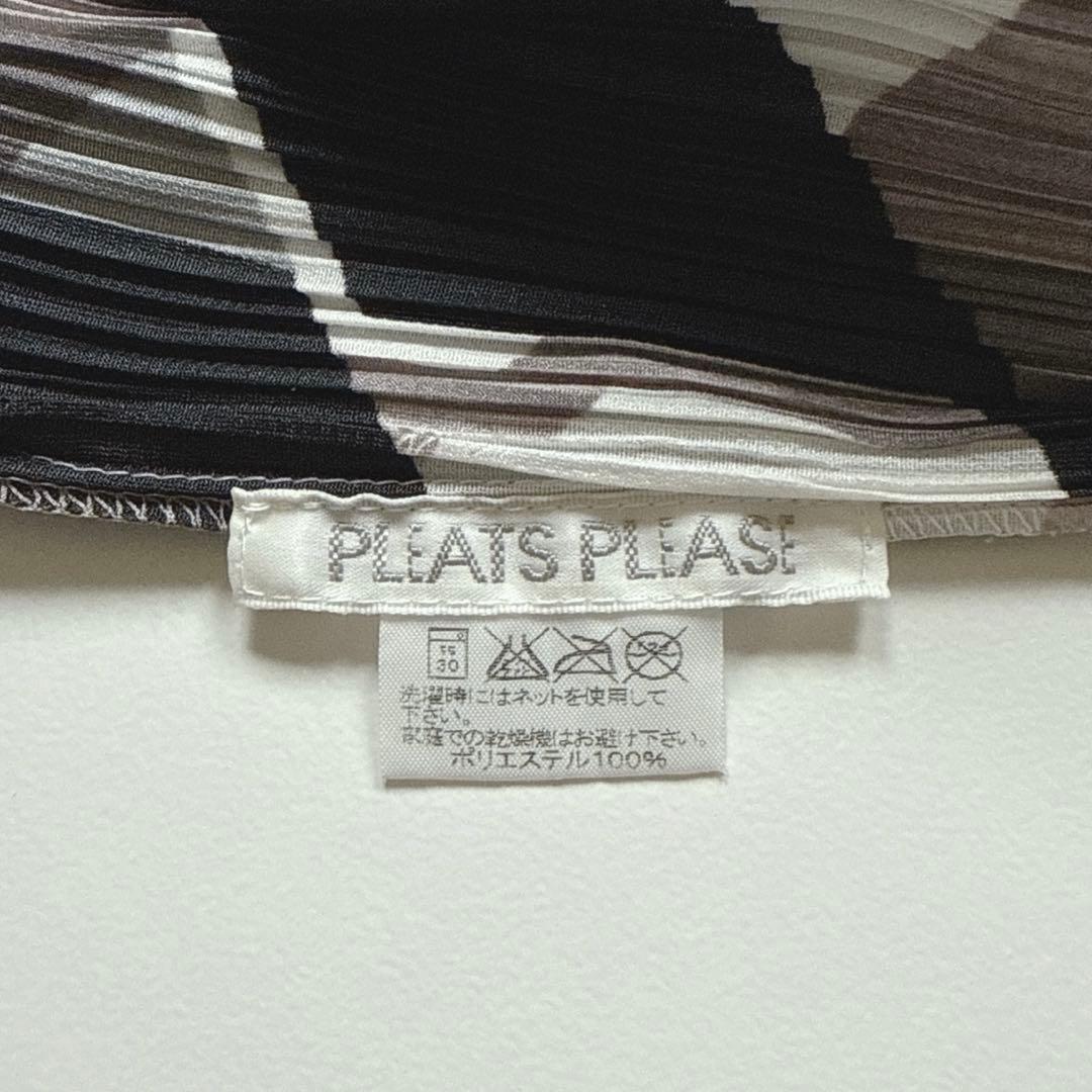 美品 プリーツプリーズ ブラウス プルオーバー 幾何学 モノトーン