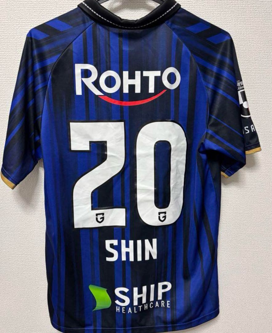 ガンバ大阪2025年レプリカユニフォーム 中谷進之介　旧エンブレムビブスもセット