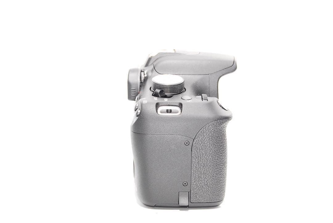 ☘️極美品☘️Canon Kiss X70 一眼レフ 旅行写真撮りたい方向け