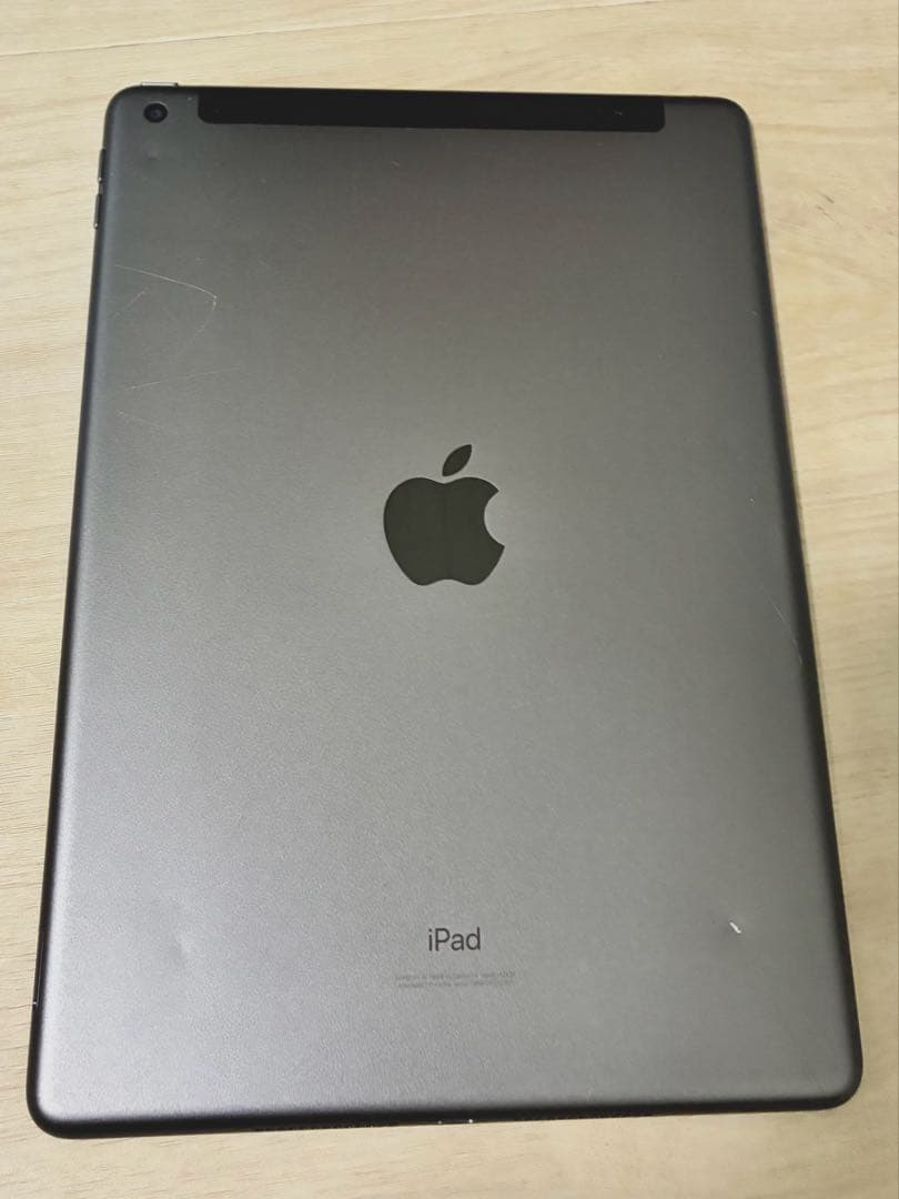 Apple iPad 第８世代 スペースグレー 本体