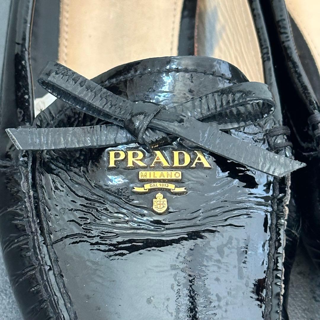 PRADA ドライビングシューズ　ローファー　パテントレザー　ゴールドロゴ金具