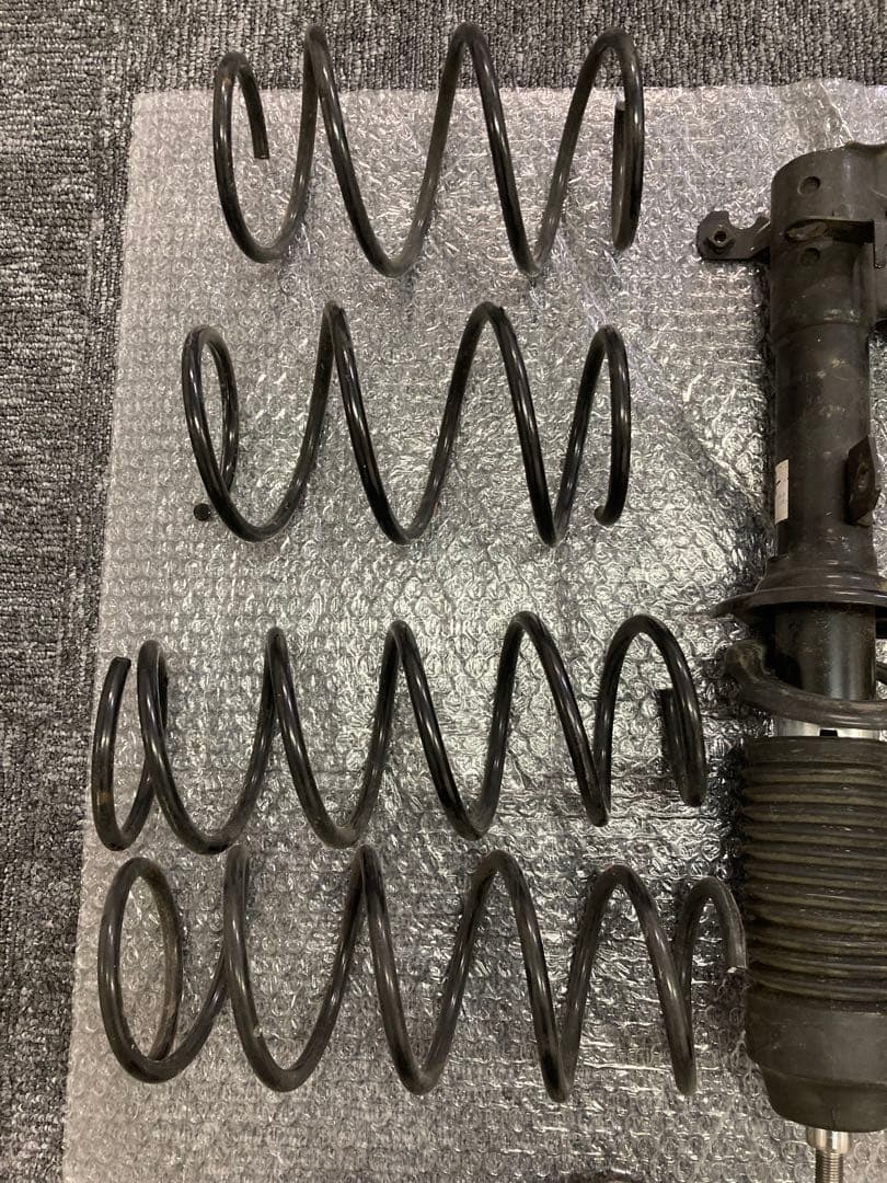 サスペンション KYB