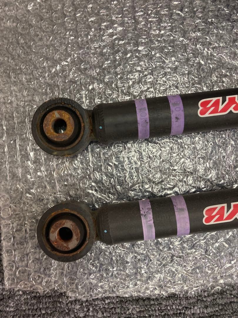 サスペンション KYB