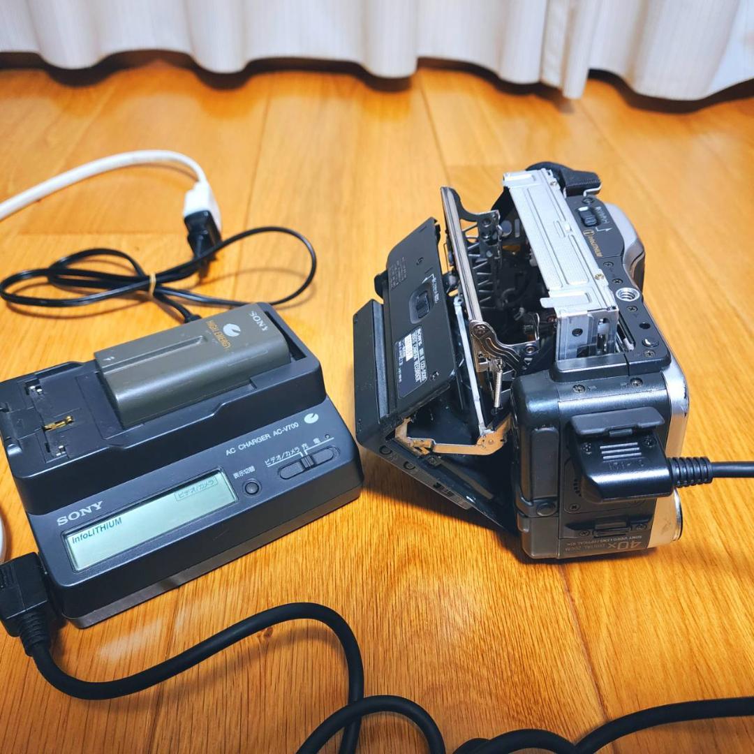 【動作確認済】希少 SONY 高画質 Hi8 ビデオカメラ CCD-SC65