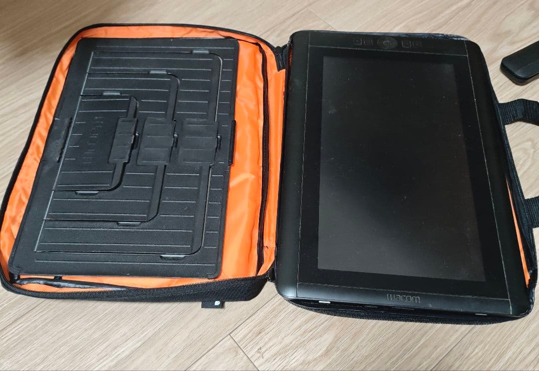 Wacom Cintiq 13HD 液晶ペンタブレット本体