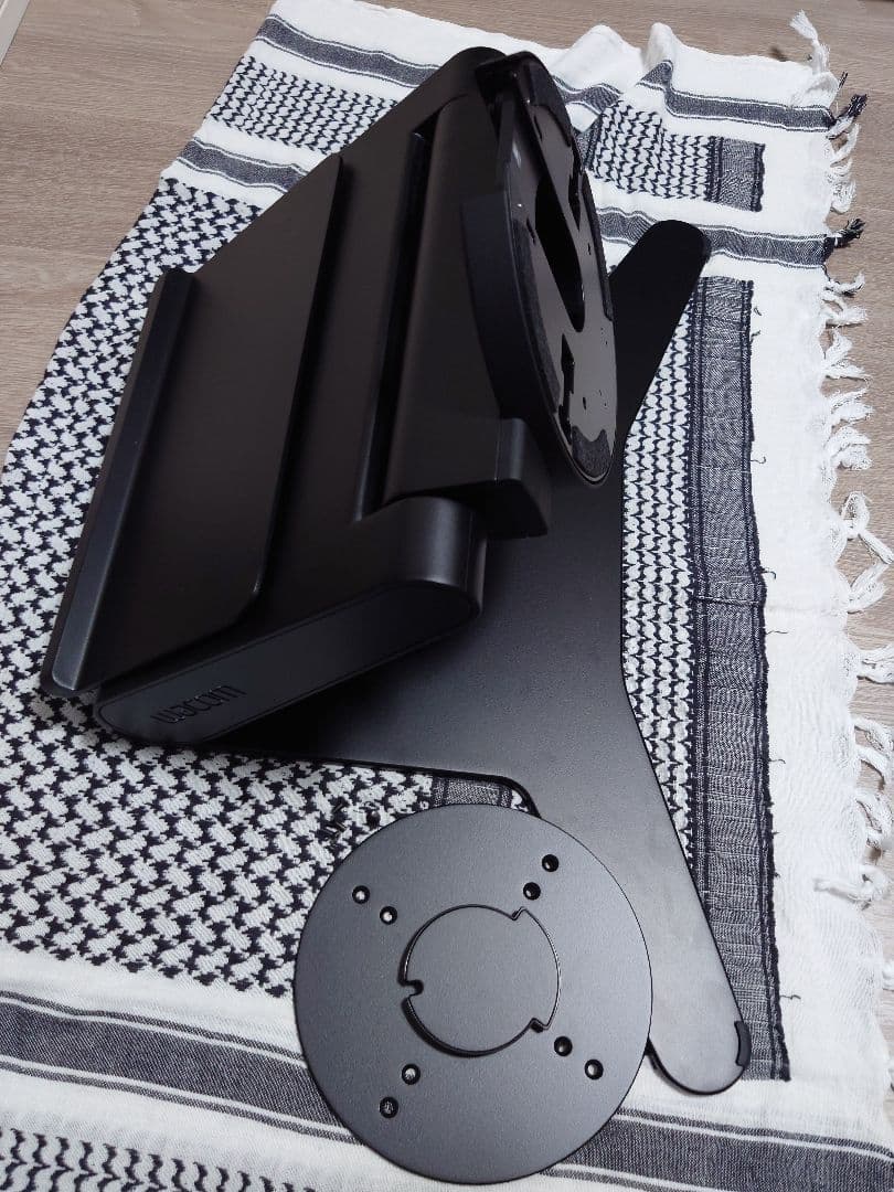 液タブ・ペンタブ Wacom Cintiq Pro 27 Stand