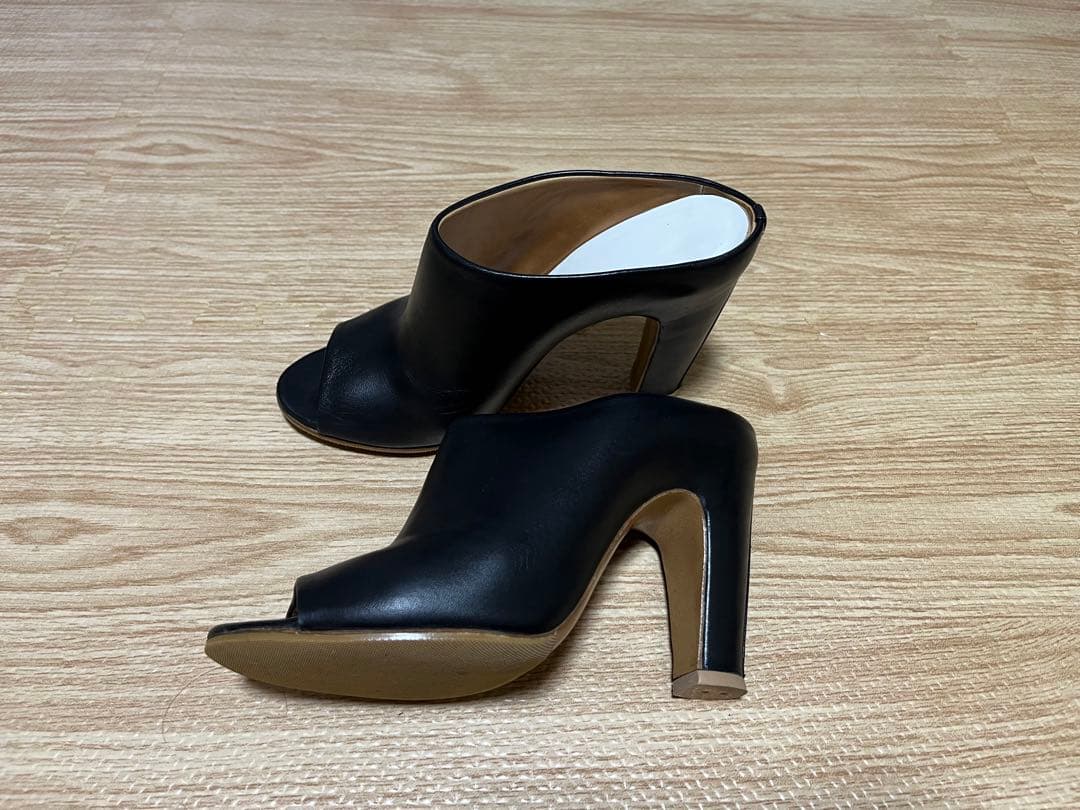 メゾンマルタンマルジェラ　黒 レザー オープントゥヒールサンダル size37