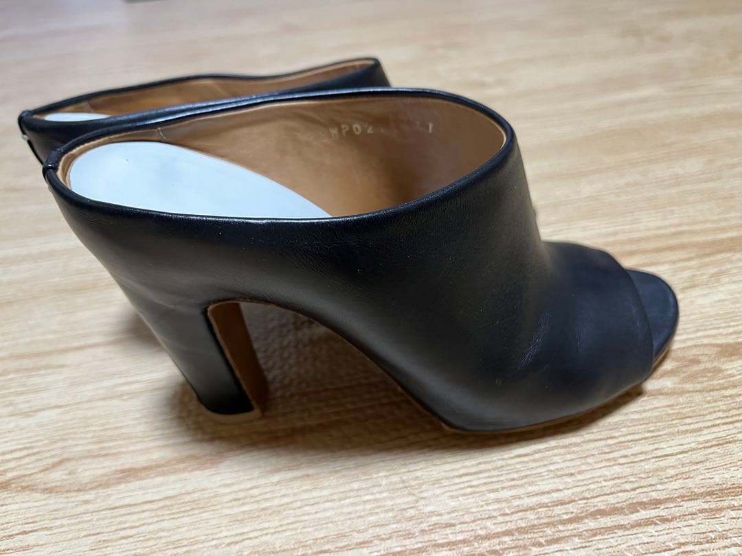メゾンマルタンマルジェラ　黒 レザー オープントゥヒールサンダル size37