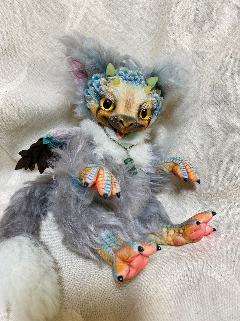 アートドール グリフィン 幻獣 ぬいぐるみ 人形 鳥 海外作家