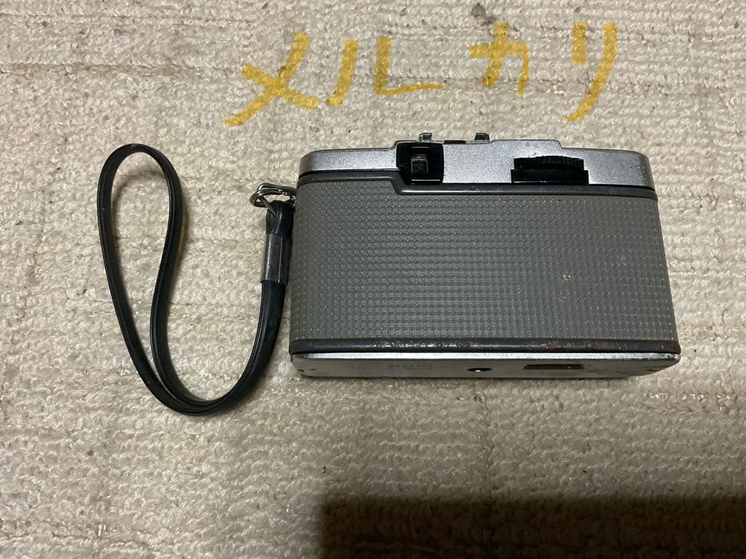 オリンパス-PEN。EE-2。【塗装剥がれ有り、汚れあり、作動不確認】。