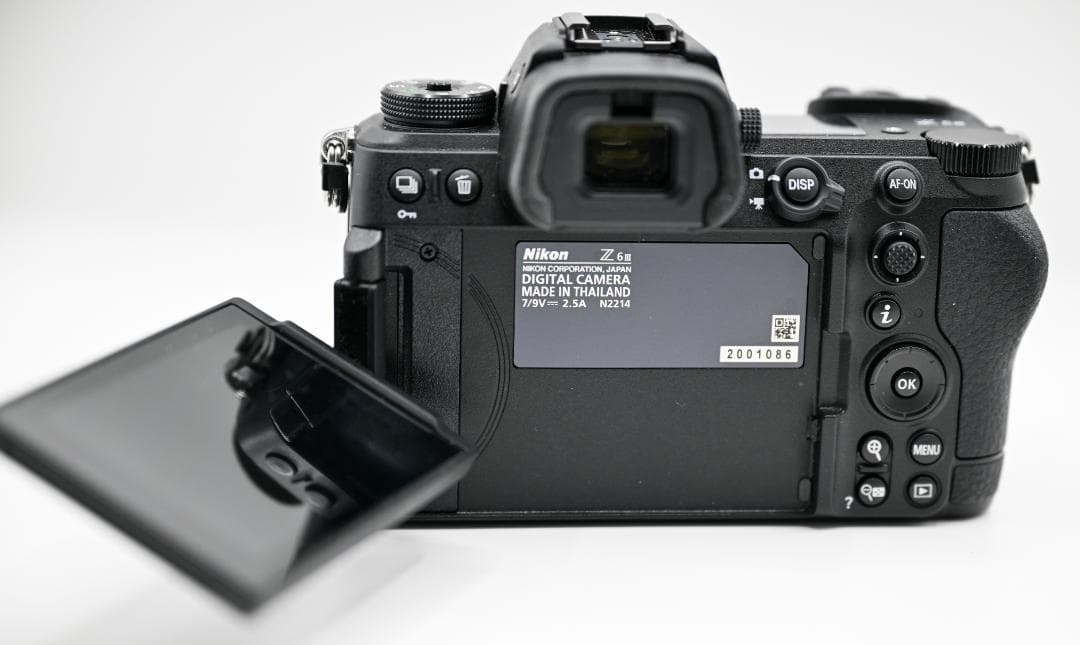 Nikon Z 6 III ミラーレス一眼カメラ