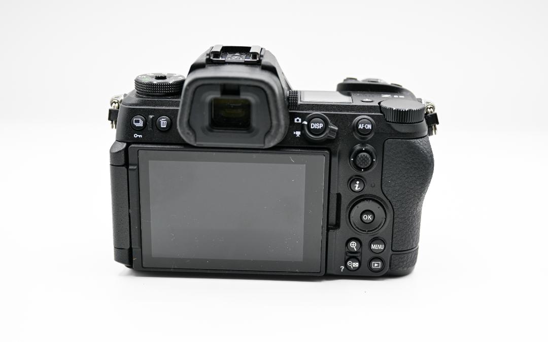 Nikon Z 6 III ミラーレス一眼カメラ