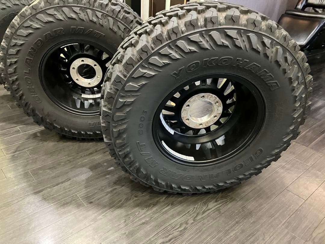 ソリッドレーシングタービンZ1 16ジオランダーMTG003 285/75R16