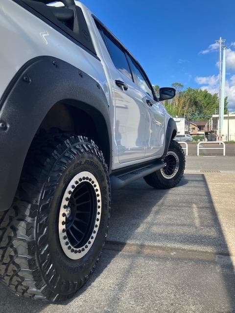 ソリッドレーシングタービンZ1 16ジオランダーMTG003 285/75R16