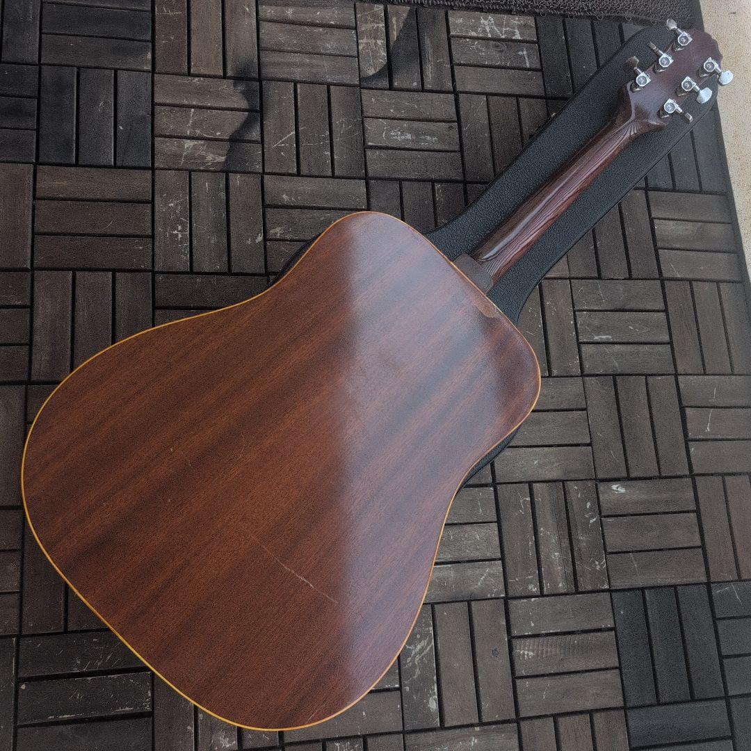 Chaki Wー3F 色々難ありのドレッドノートです。