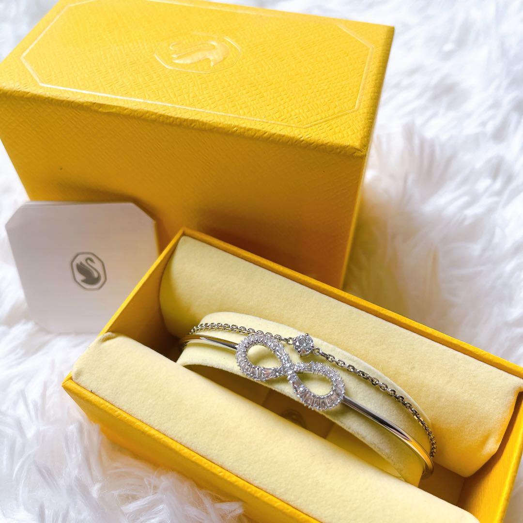 [かな]SWAROVSKI Hyperbola バングル　インフィニティ