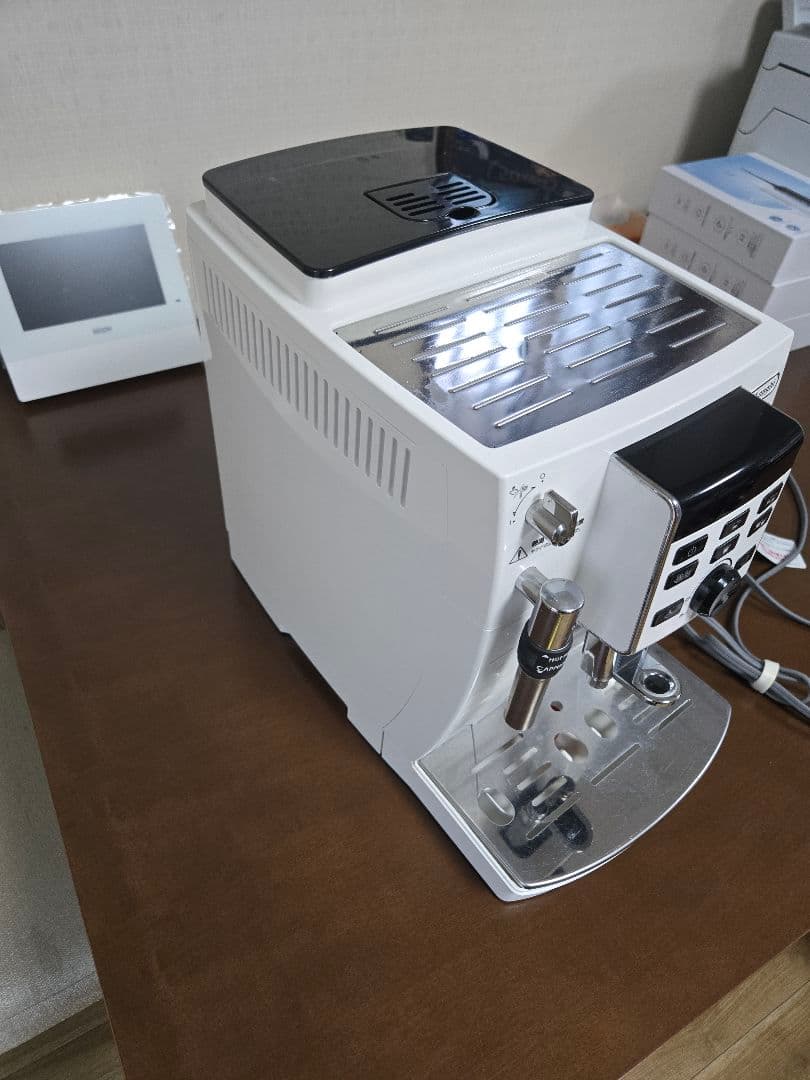 yasuDeLonghi Magnifica S エスプレッソマシン