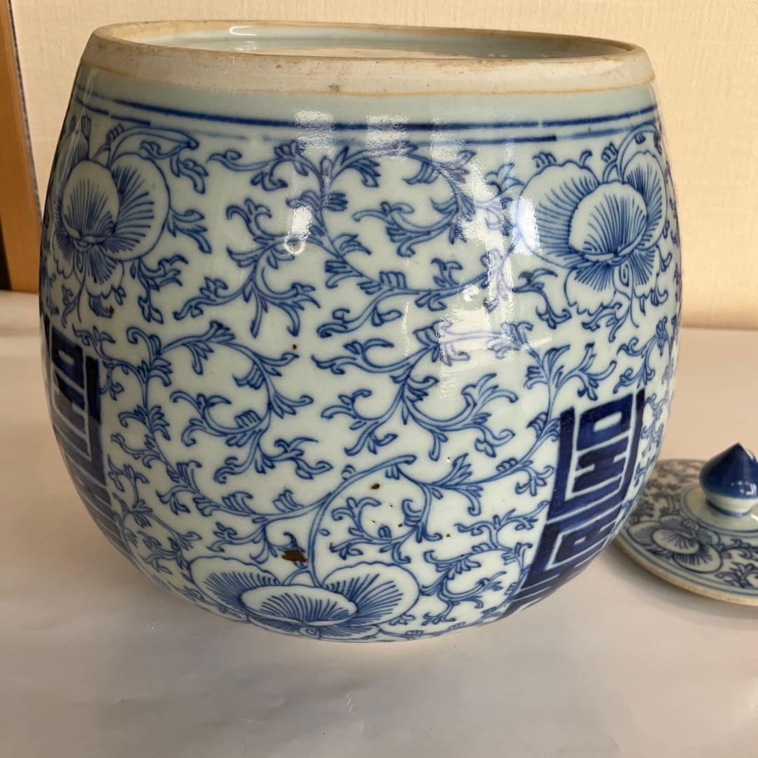 中国　染付草花文蓋付壺　明末清初期(17世紀)頃