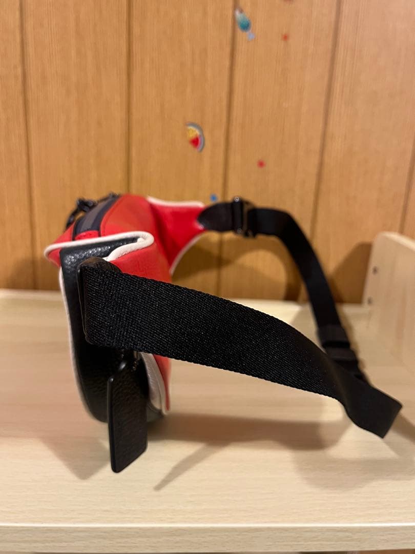 COACH(コーチ) レッド ディズニー レザー ボディーバッグ 正規品限定品