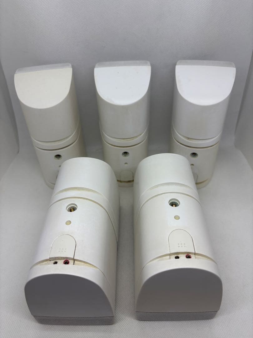 BOSEダブルキューブ型サラウンドスピーカー5個セット白　天釣り金物のつき