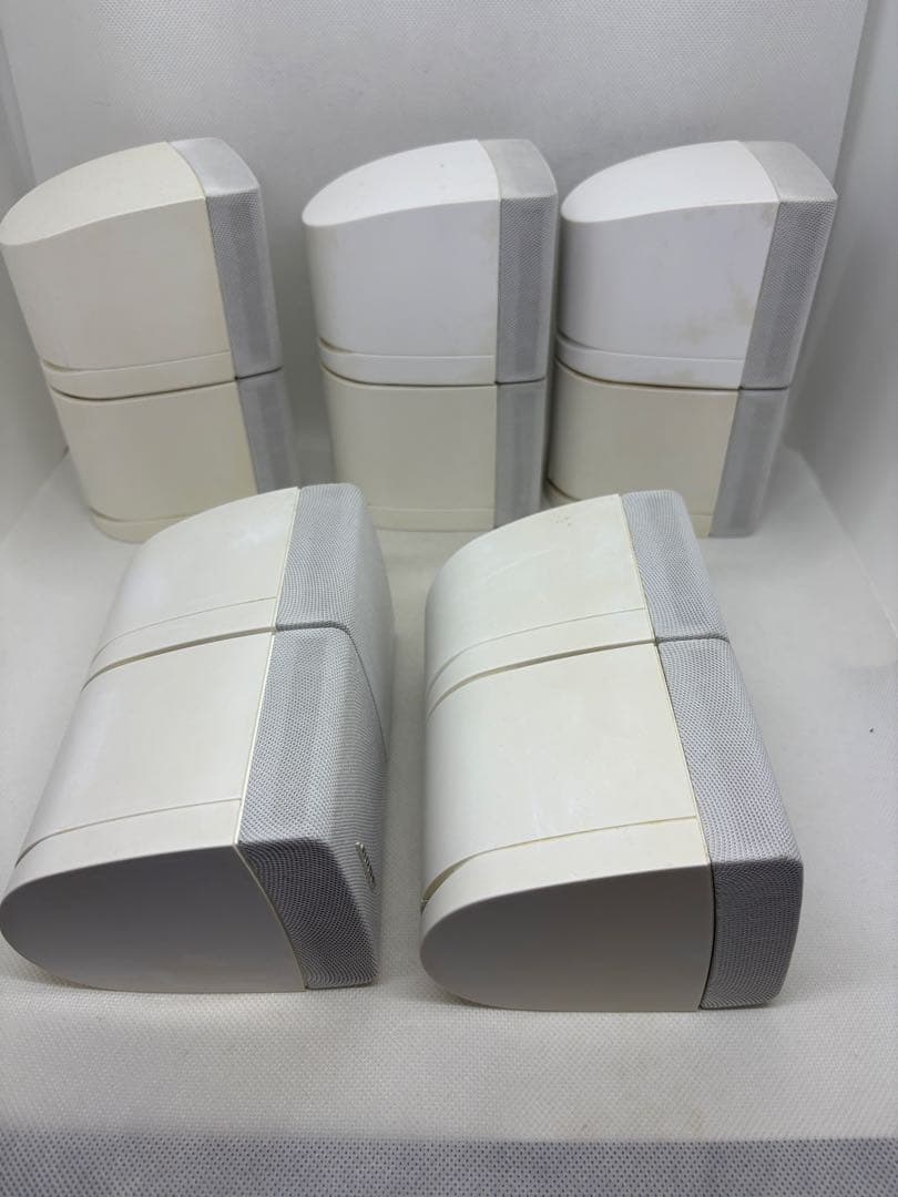 BOSEダブルキューブ型サラウンドスピーカー5個セット白　天釣り金物のつき