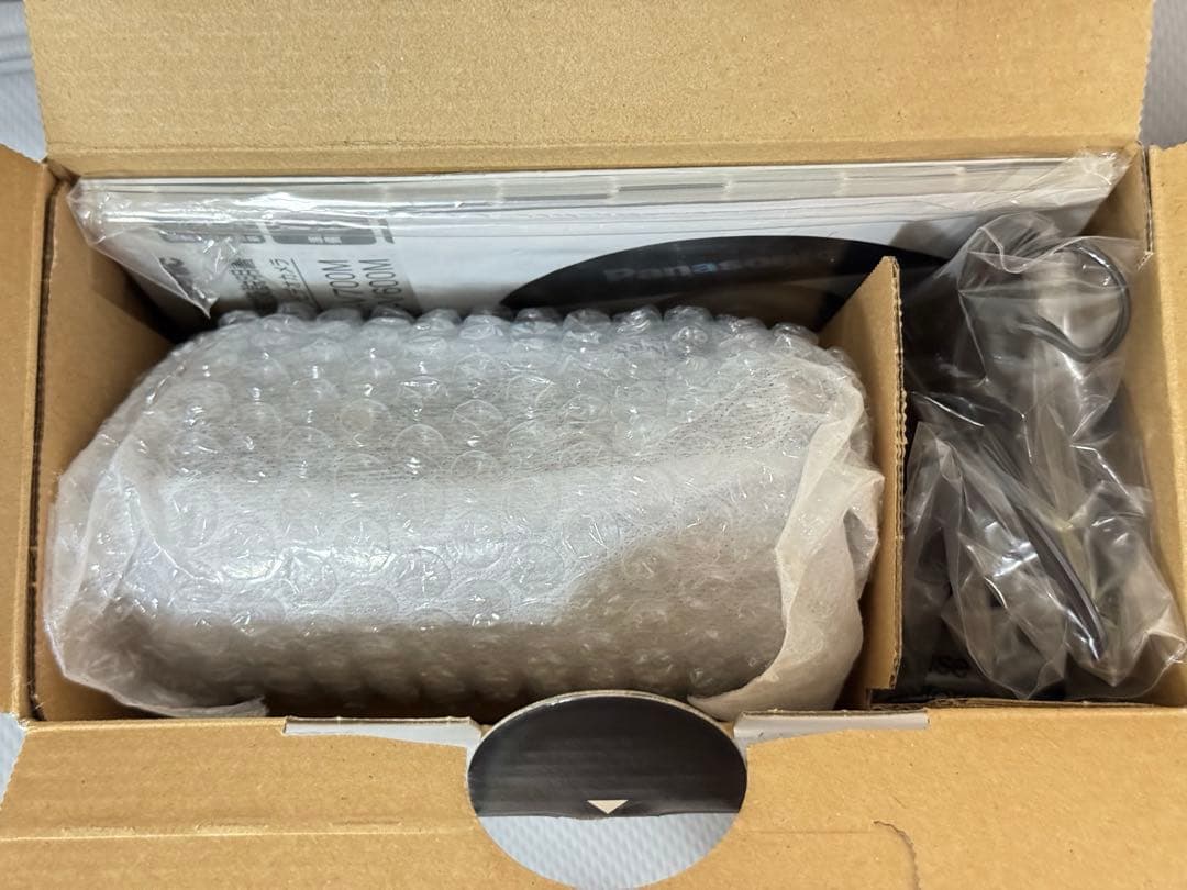 【ほぼ新品同様】Panasonicビデオカメラ HC-V700M